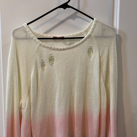 Pink Lily Tie Die White, Pink and Blue Distressed Top Size Medium - Picture 3 of 9